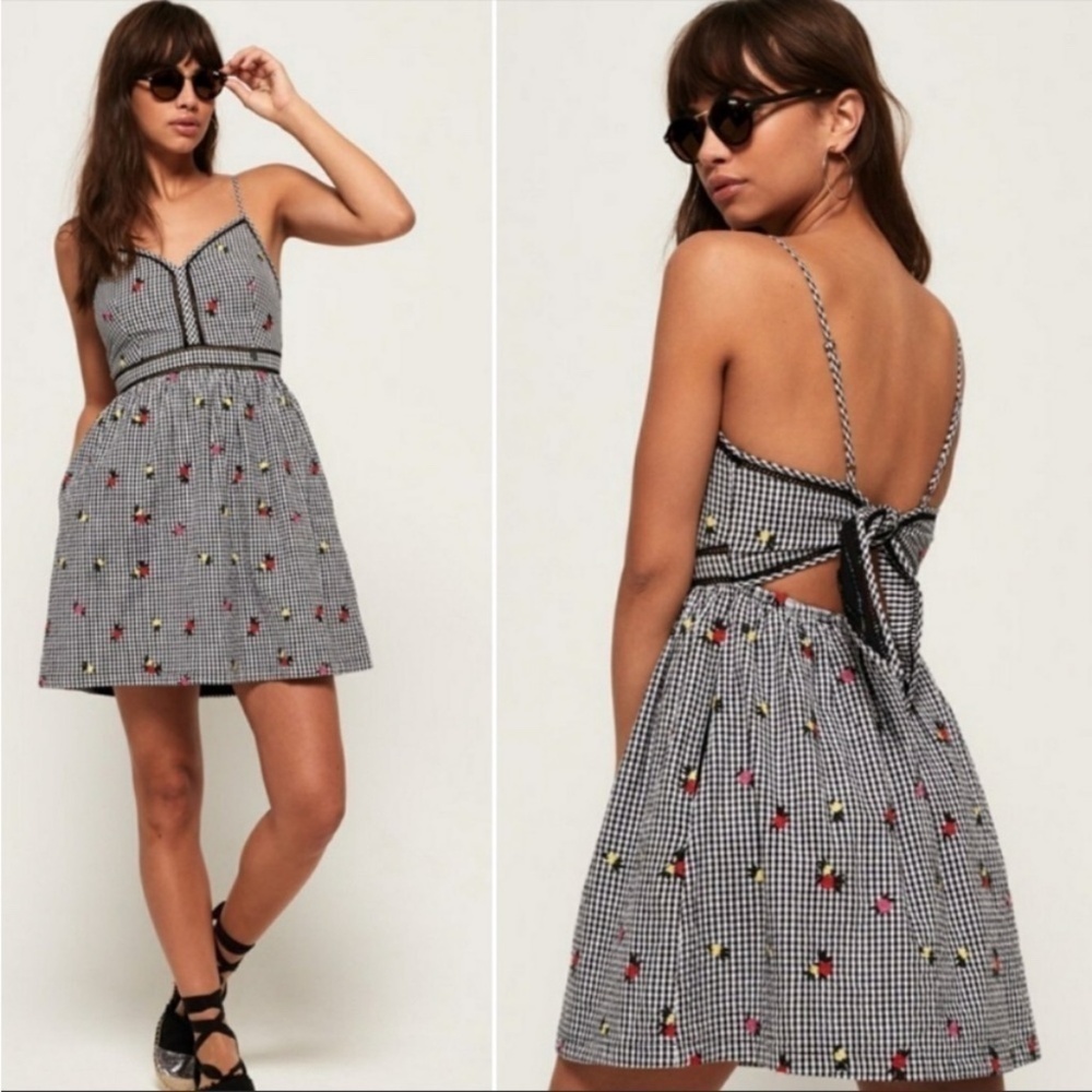 SUPERDRY Jessie V-Neck Cami mini NWT Dress new with tags